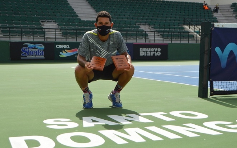 Hardt ganó en dobles y sencillos en el M15 Santo Domingo