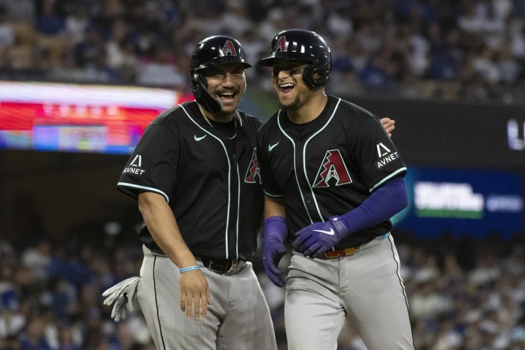 Diamondbacks apabullan a Dodgers con ofensiva de poder en Los Ángeles