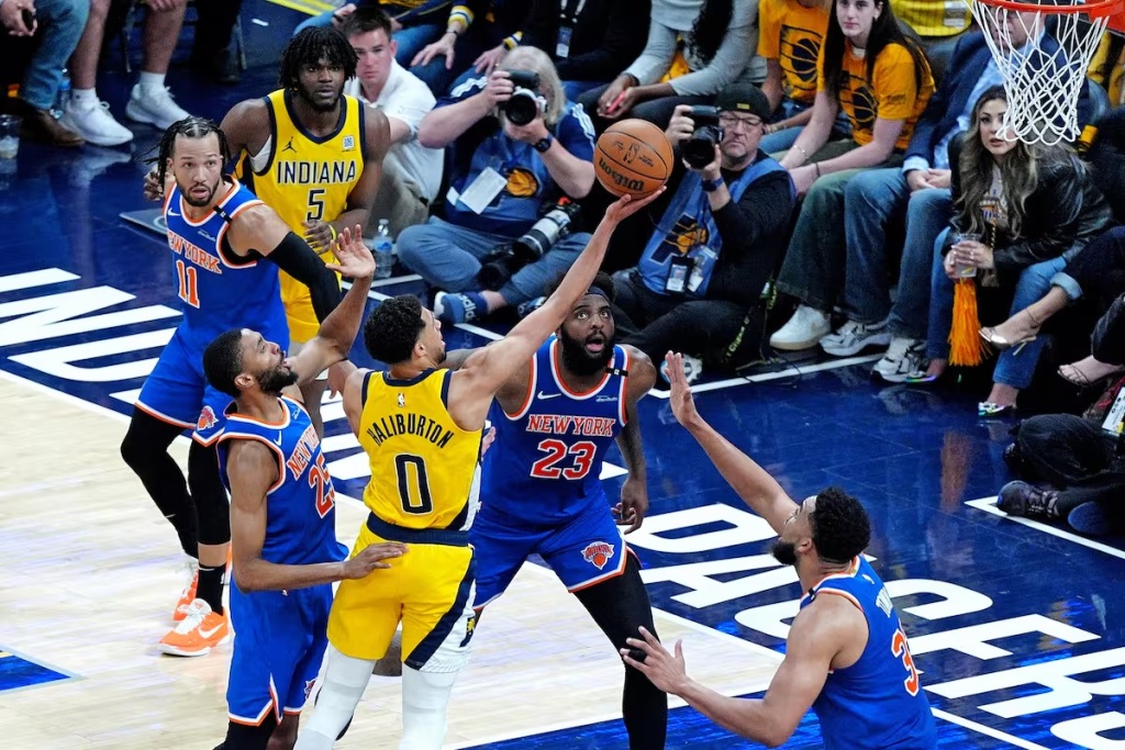 Indiana domina a Nueva York y asegura su lugar en la lucha por el título
