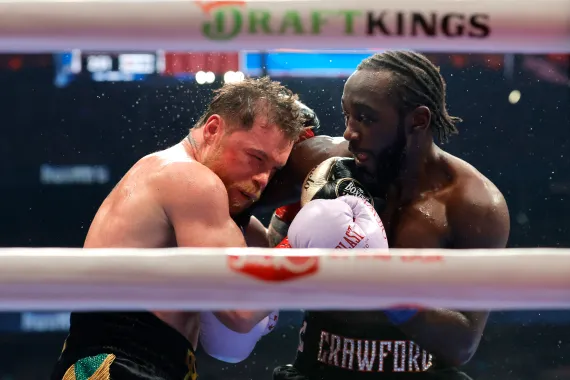 Récord de audiencia: pelea Crawford-Canelo atrae 41 M en Netflix