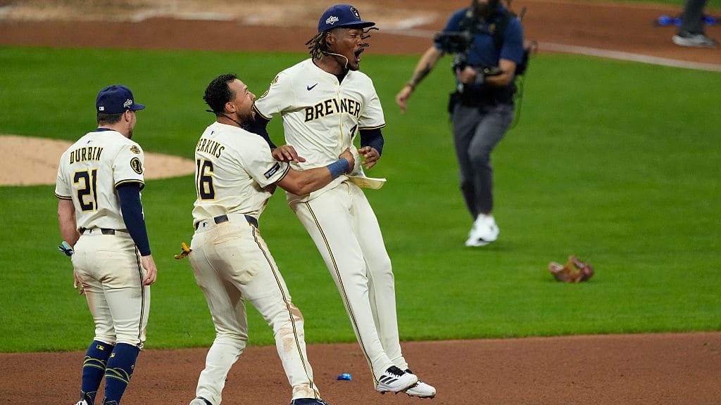 Milwaukee se impone en Juego 5 y pone fin a seis campañas sin triunfos en serie