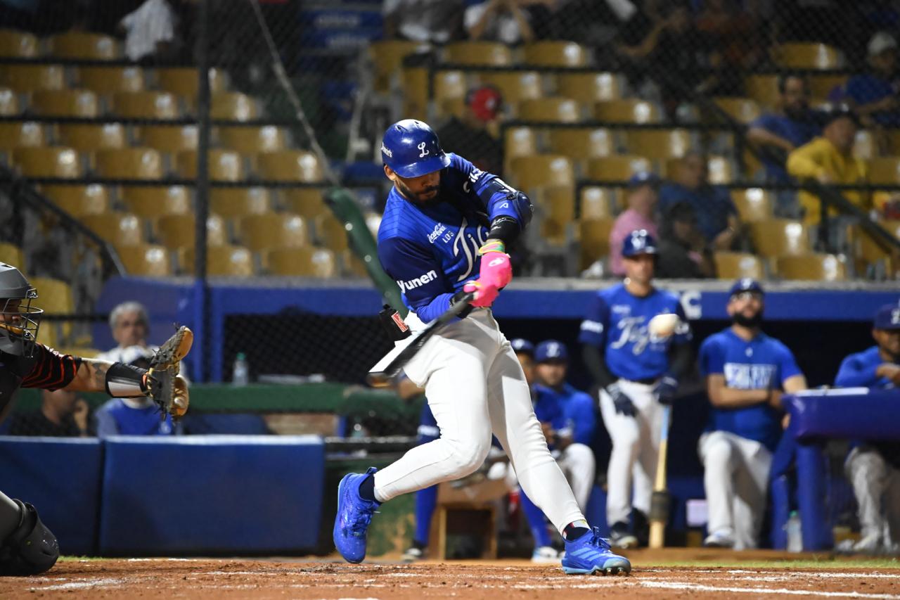 Licey frena su caída: vence 6-3 a Toros y corta racha de cinco derrotas