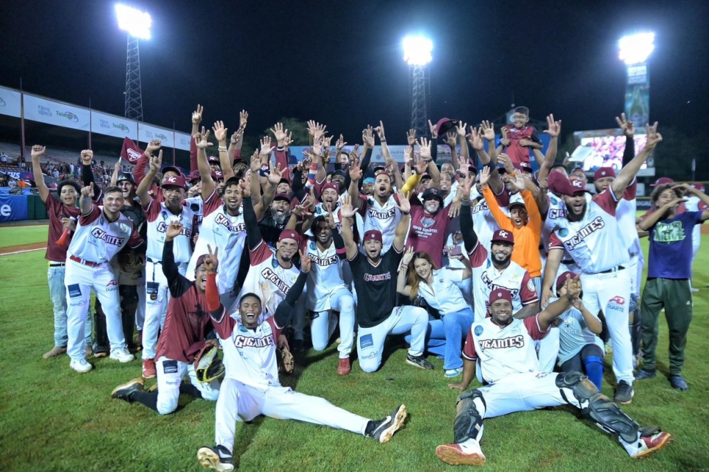 Gigantes del cibao celebran