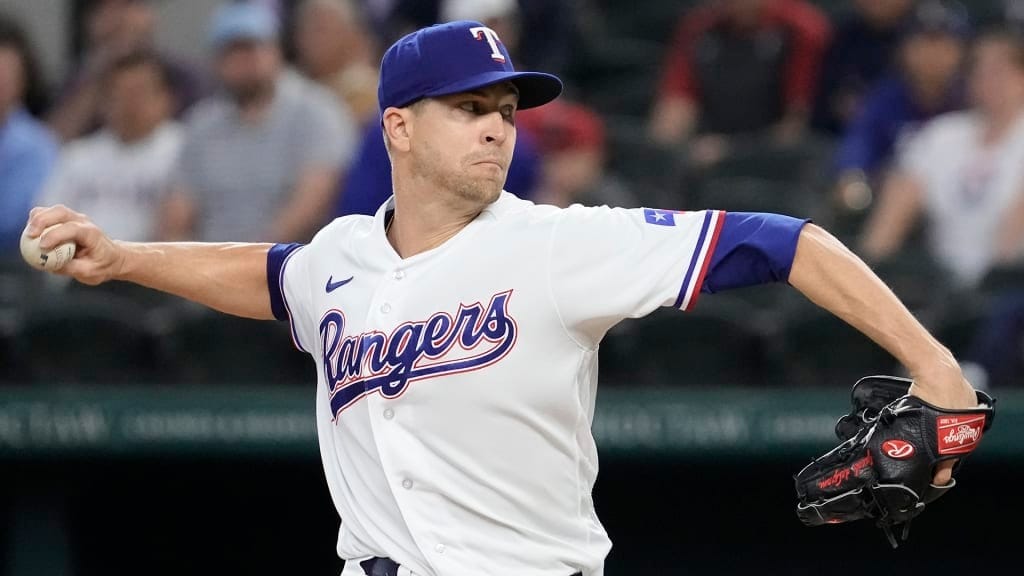 Rangers frenan el debut de Jacob deGrom por molestias en el cuello en inicio de temporada