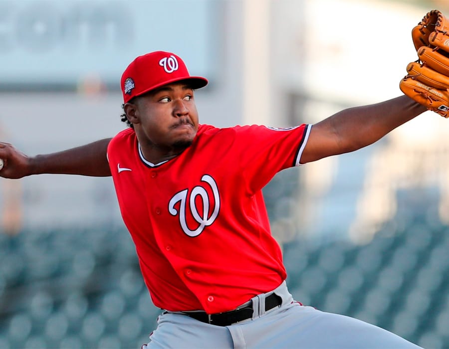 Yankees adquieren al prospecto Liñán en cambio con Nacionales por Vivas