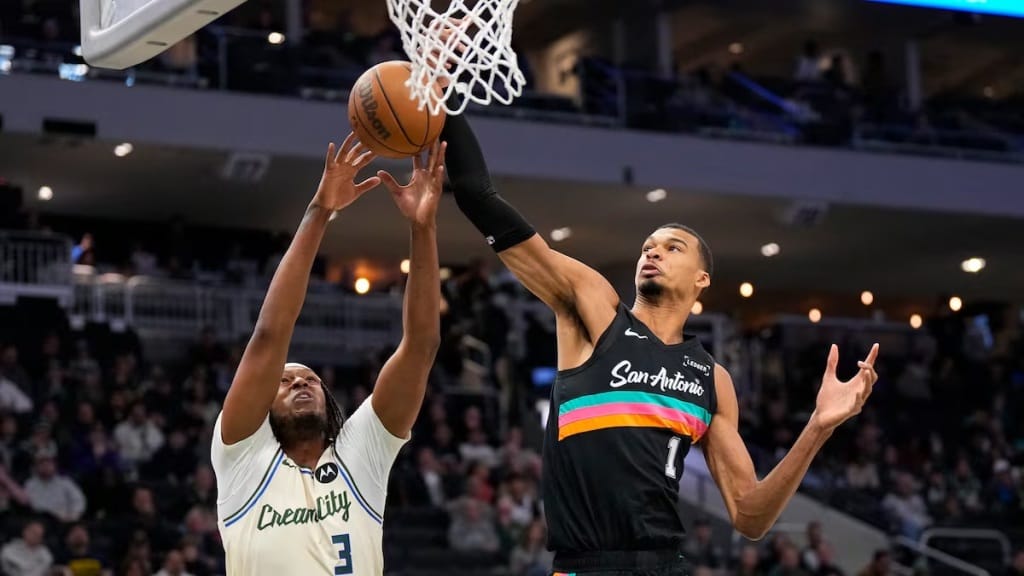 San Antonio aprieta el Oeste mientras Philadelphia resurge en el Este